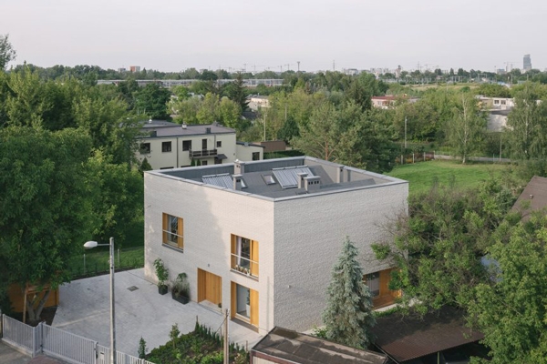 Hacker Architects thiết kế nhà Basecamp ở trung tâm Oregon cho các loại ngoài trời